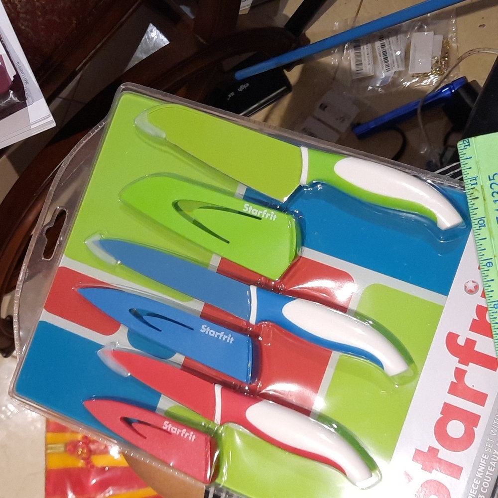 🎁NWT 3 professional CHEF 🍽 🥗 KNIVES with PROTECTIVE SLEEVE & CUTTING BOARD
